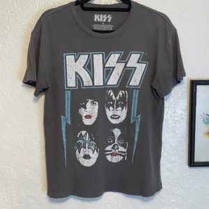 🌻Kiss {S} Grey Short Sleeve Ban Tee Shirt